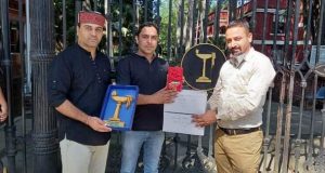 कार्तिक सिंह राठौर को देहरादून दून स्कूल में गोल्ड मेडल