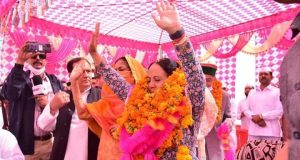 चंबा जिला में रानी प्रतिभा सिंह ने लोगों से मांगे वोट