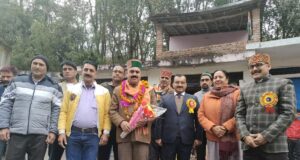 सीनियर सेकेंडरी स्कूल टिप्पर में विधायक इंद्र दत्त लखन पाल ने बांटे पुरस्कार