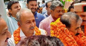 हमीरपुर सीट पर कांग्रेस पार्टी सुनील शर्मा बिट्टू को उतार कर भाजपा को दे सकती टक्कर