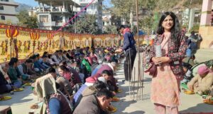 तत्तापानी में श्रद्धालुओं ने लगाई आस्था की डुबकी